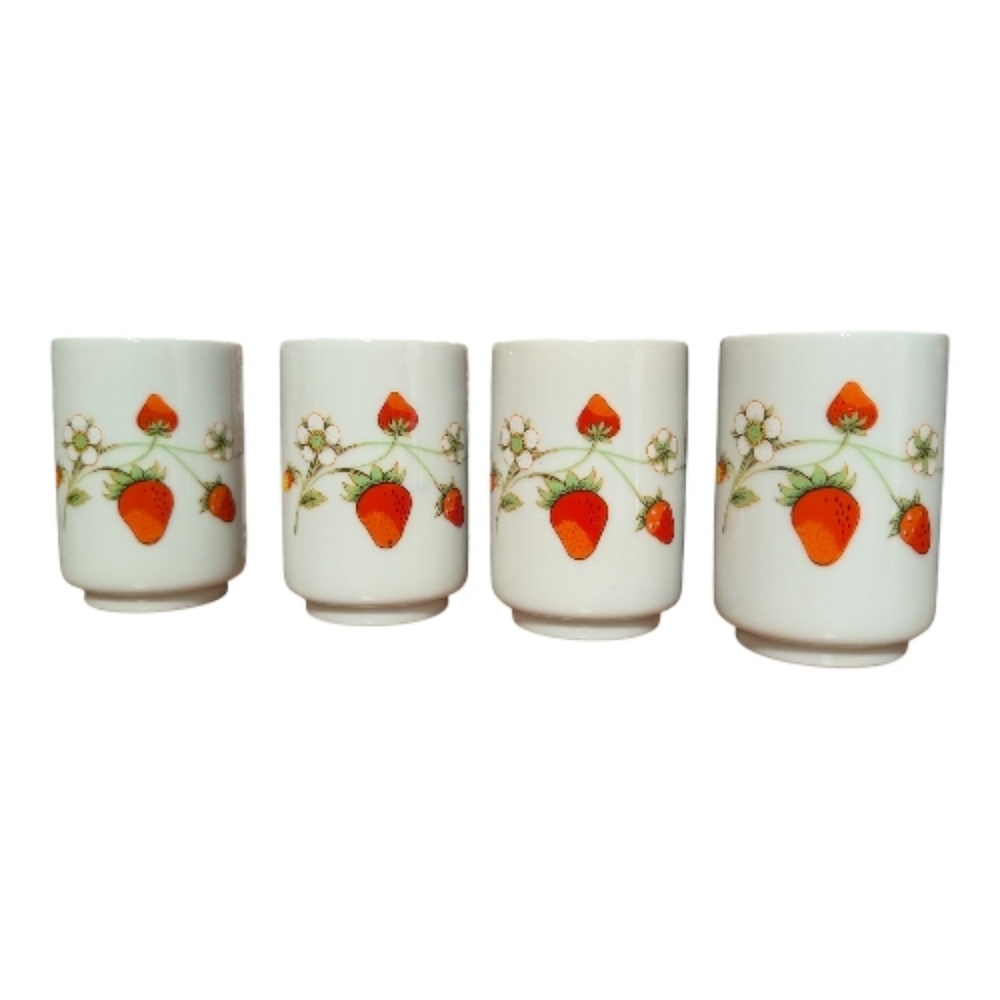 Vintage Strawberry Design White Ceramic Mugs Set Of 4 🍓